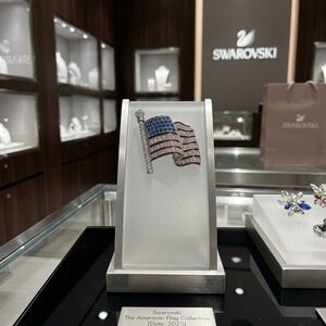 Vintage Swarovski Crystal American Flag Brooch – Patriotic Pave Rhinestone Pin"